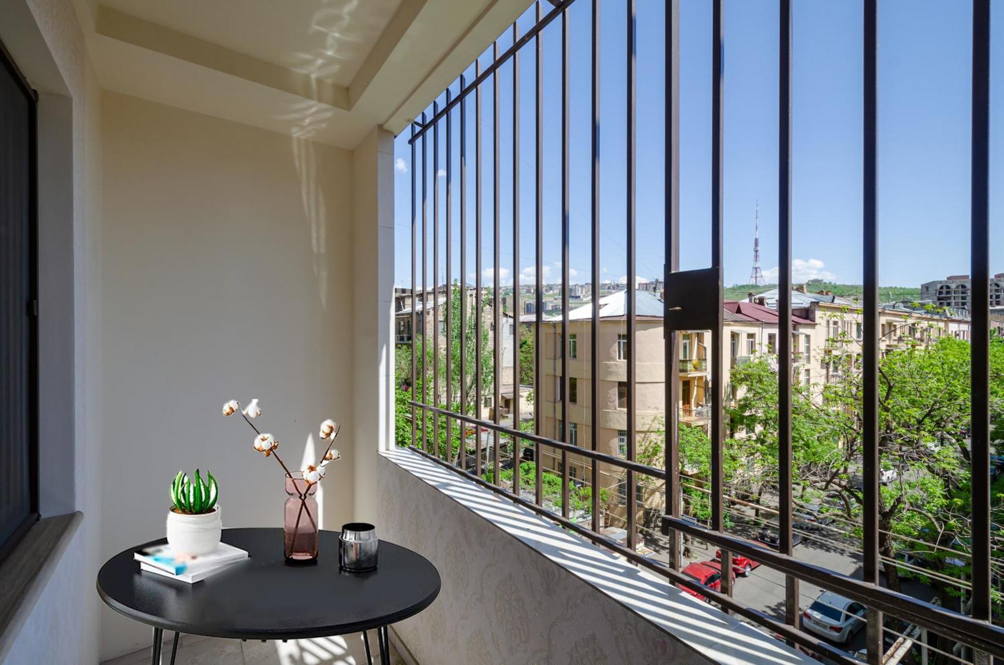 5A Beautiful Apartment In The Center Of The Capital Photo Original 예레반 외부 사진