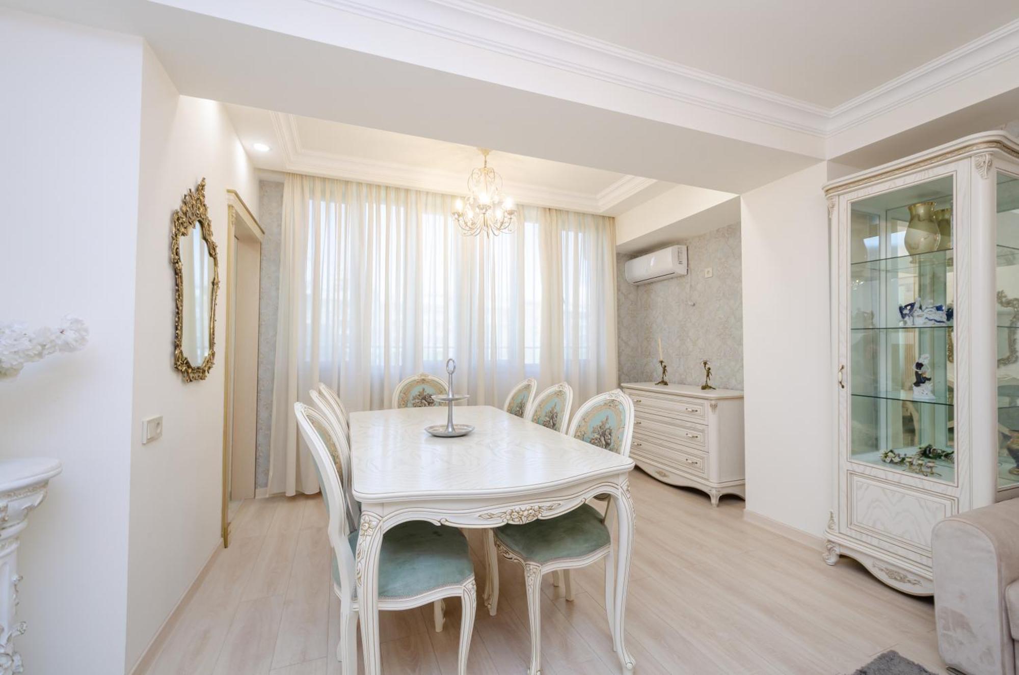 5A Beautiful Apartment In The Center Of The Capital Photo Original 예레반 외부 사진
